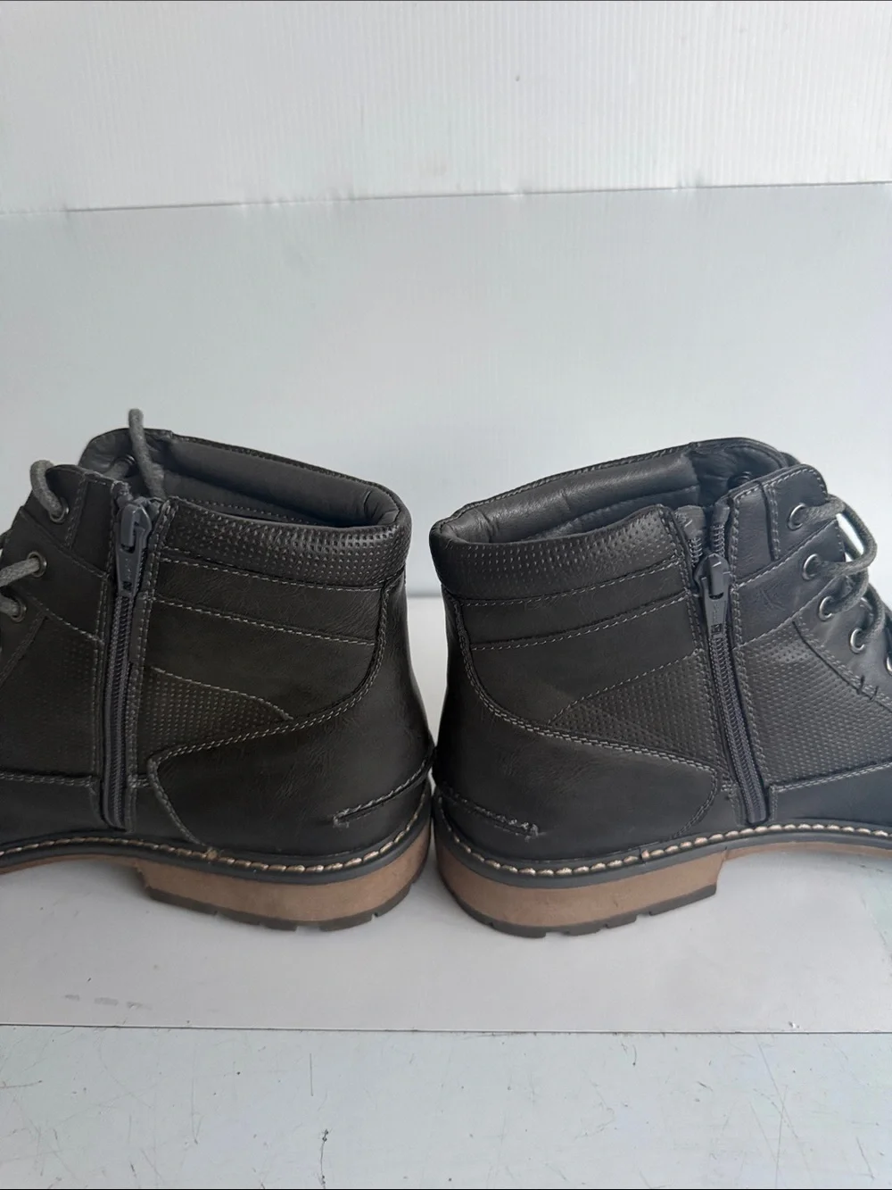 NEW Steve Madden M-Brix Ankle Chukka Boots Side Zip Size 10.5 Medium Gray